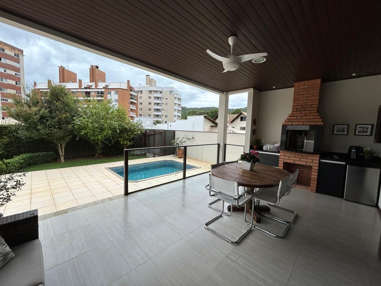 Casa à venda no Corrego Grande: 