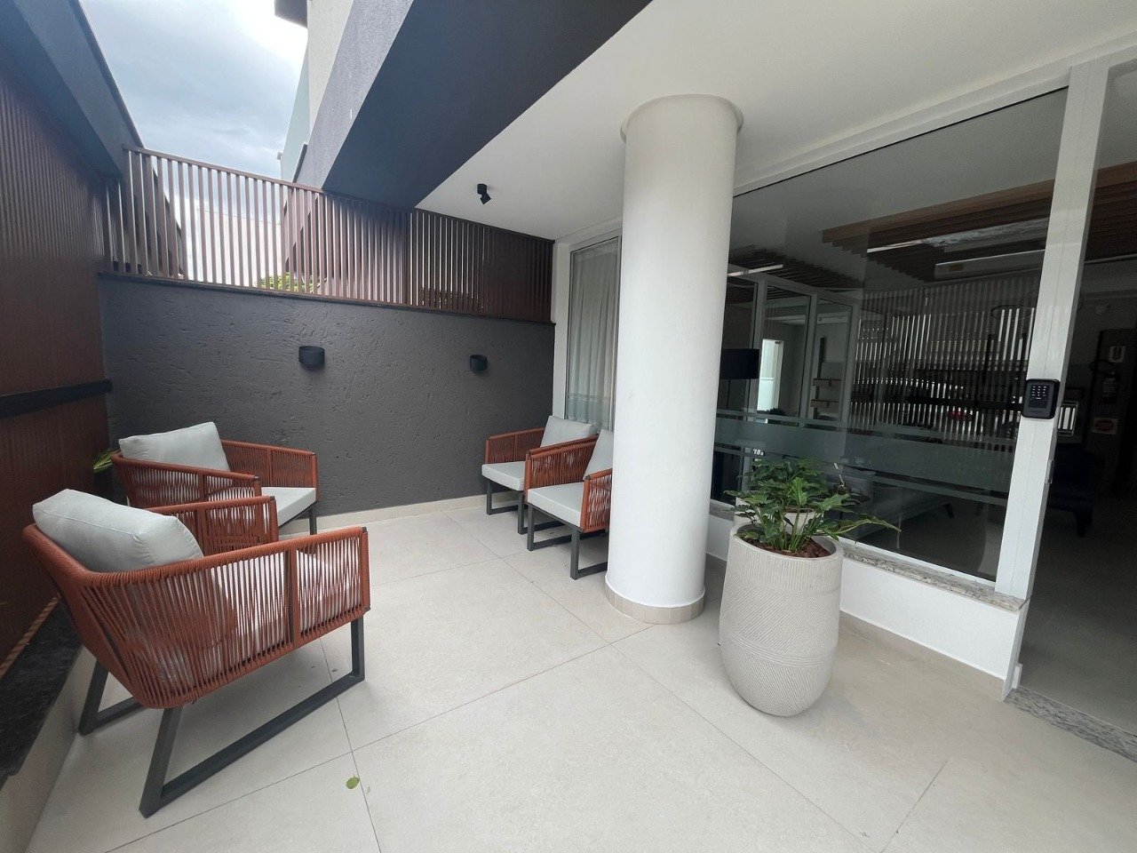 Apartamento à venda no Coqueiros: 