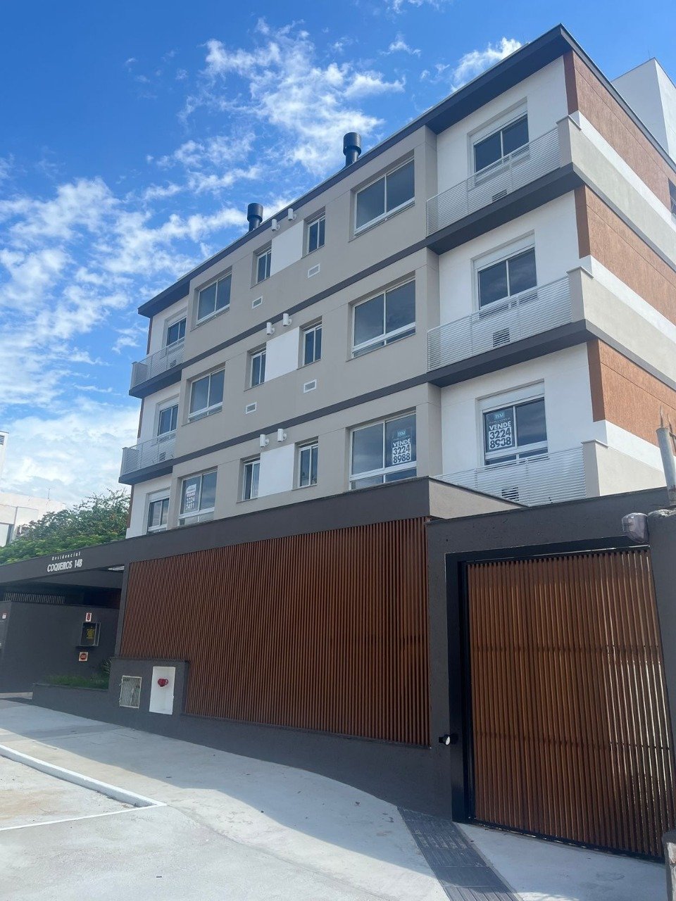 Apartamento à venda no Coqueiros: 