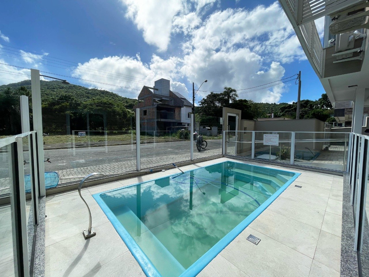 Apartamento à venda no Cachoeira Do Bom Jesus: 