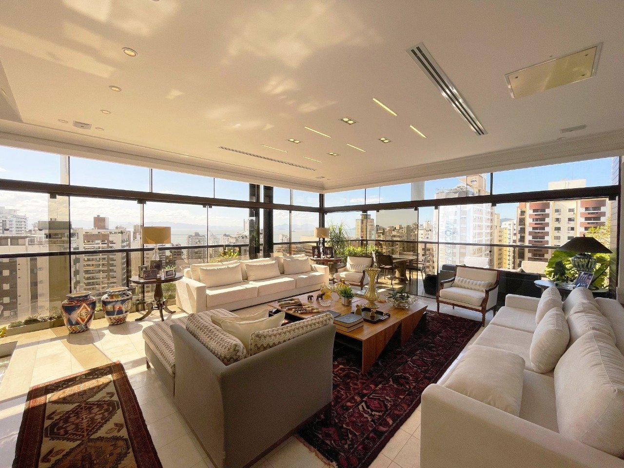 Cobertura duplex à venda no Centro: 