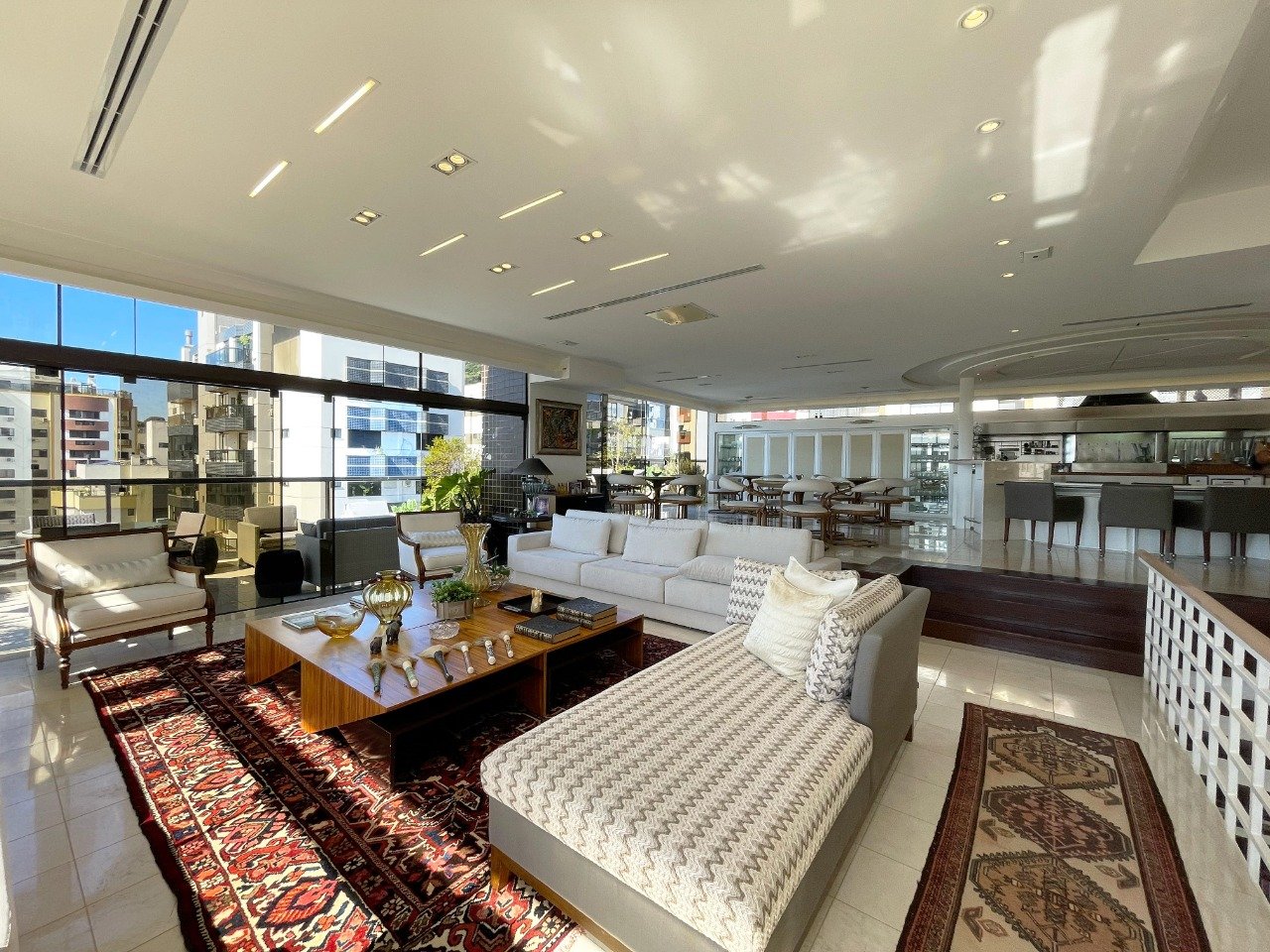 Cobertura duplex à venda no Centro: 