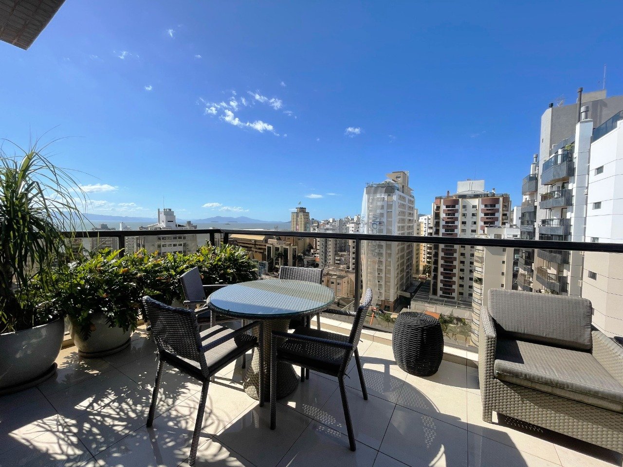 Cobertura duplex à venda no Centro: 