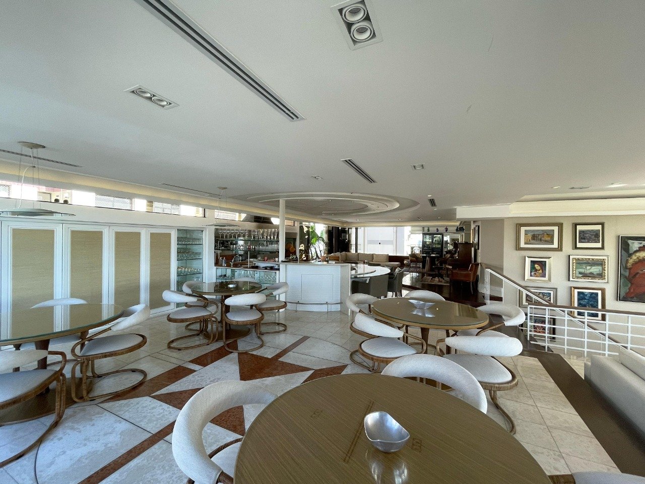 Cobertura duplex à venda no Centro: 