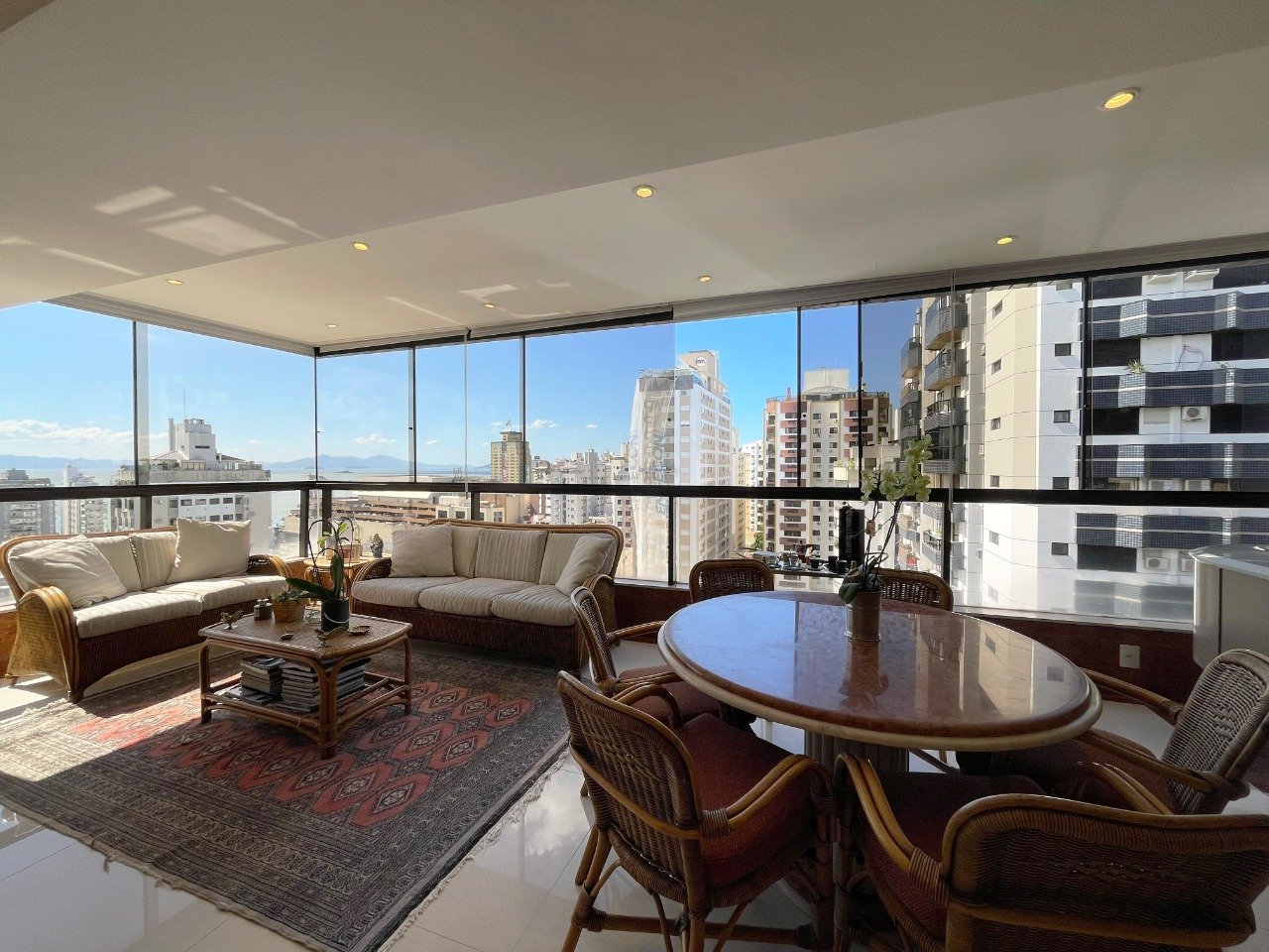 Cobertura duplex à venda no Centro: 