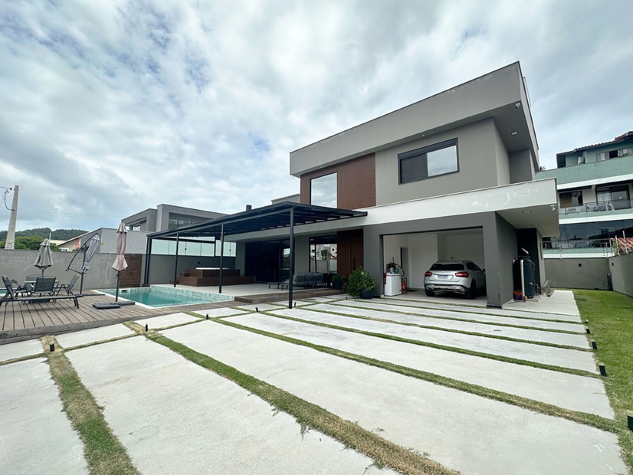 Casa à venda no Ingleses Do Rio Vermelho: 