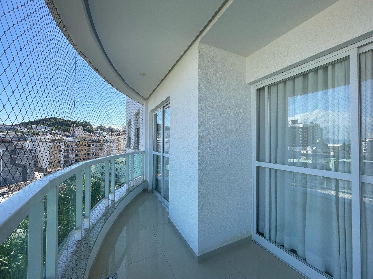 Apartamento à venda no Coqueiros: 