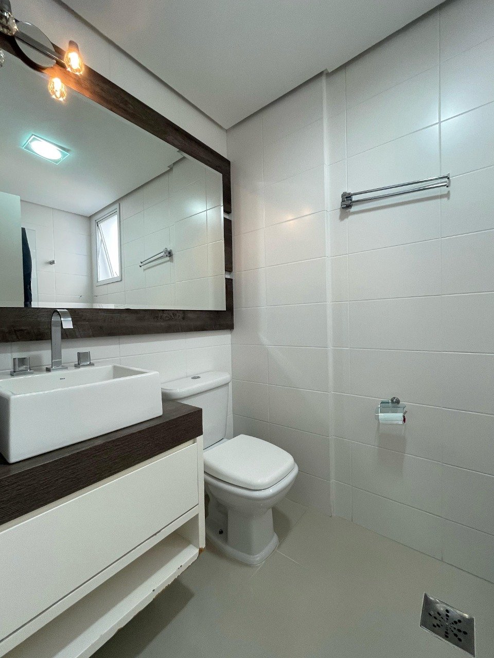 Apartamento à venda no Coqueiros: 