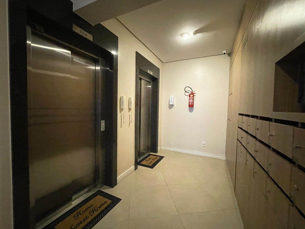 Apartamento à venda no Coqueiros: 