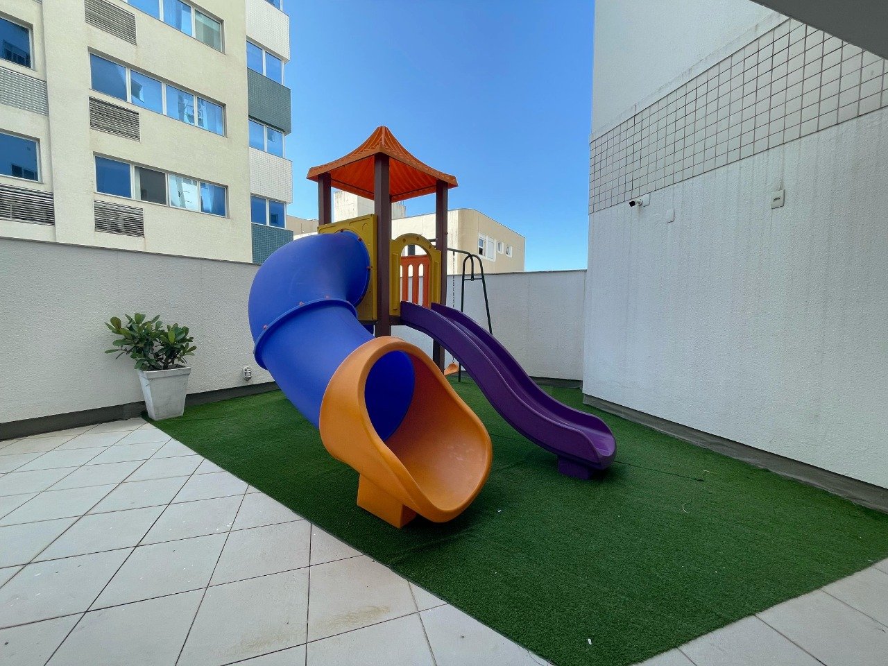 Apartamento à venda no Coqueiros: 