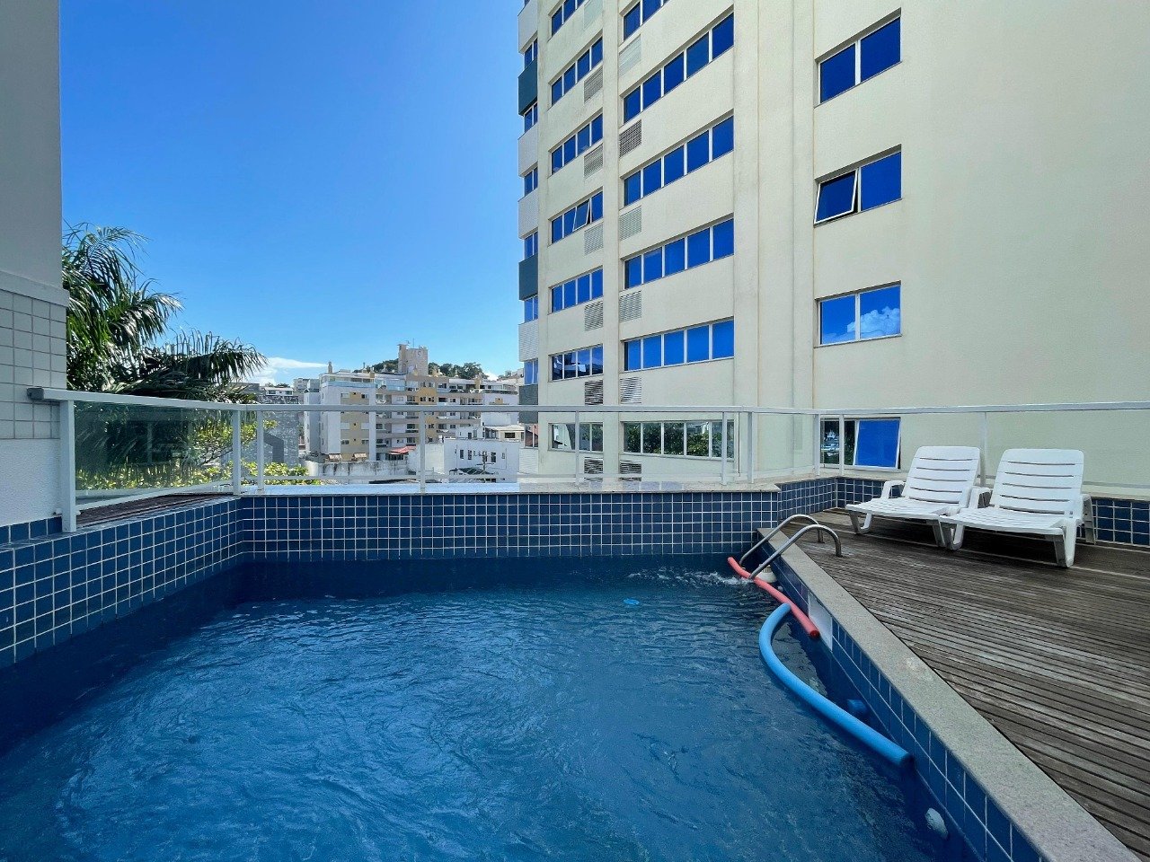 Apartamento à venda no Coqueiros: 