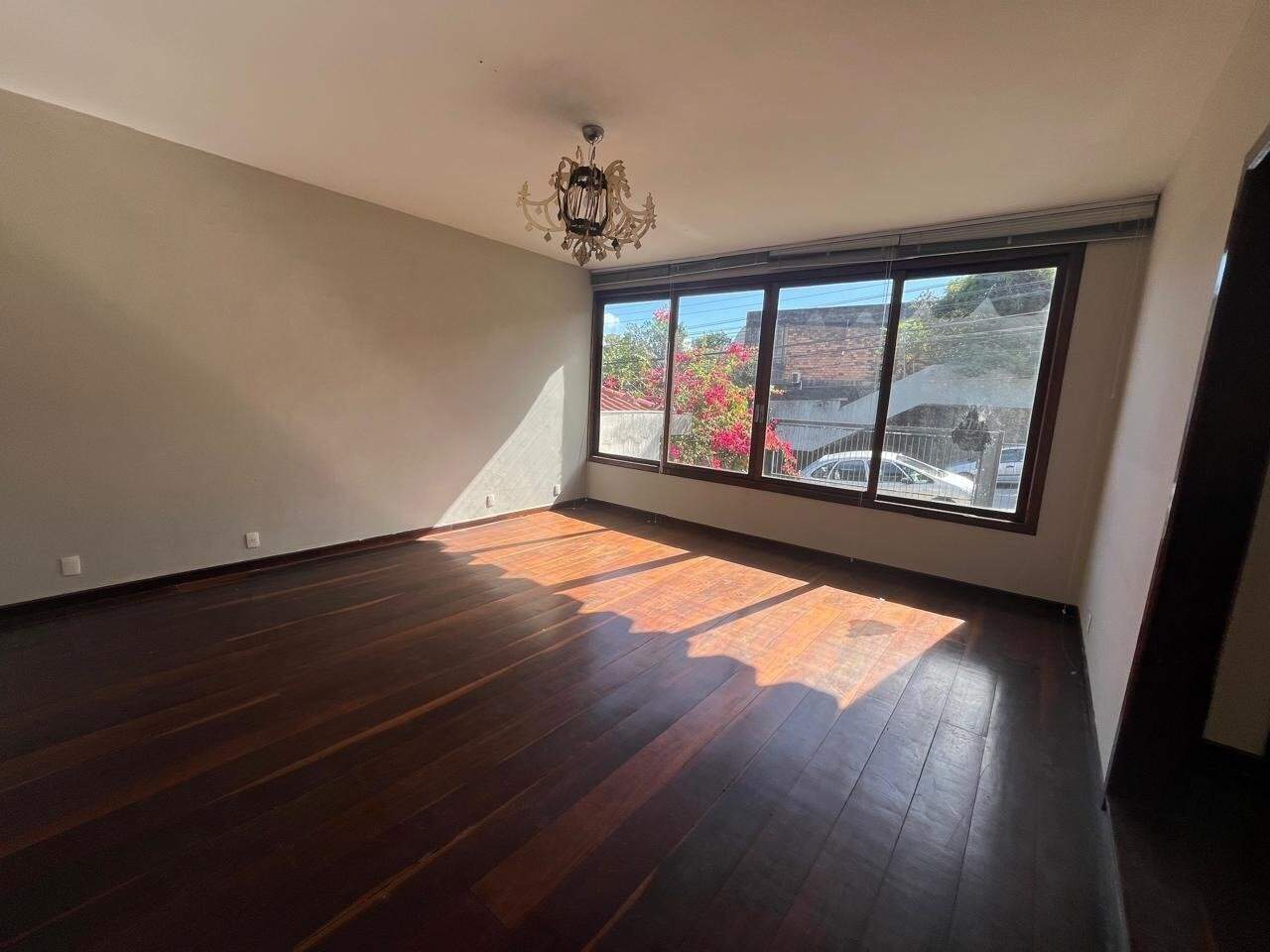 Casa à venda no Centro: