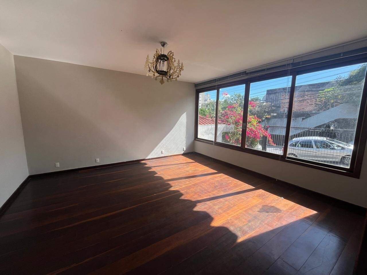 Casa à venda no Centro: