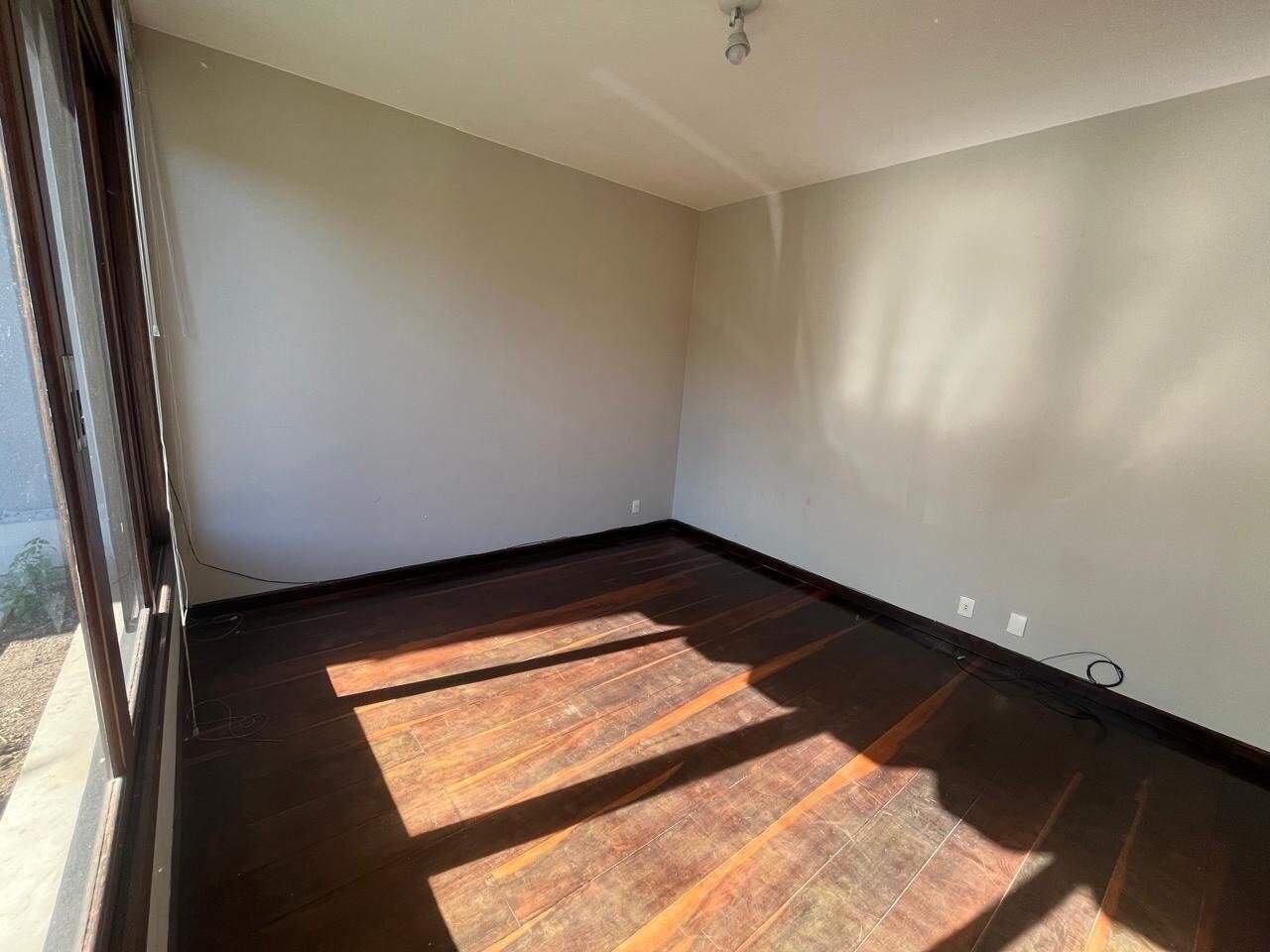 Casa à venda no Centro: