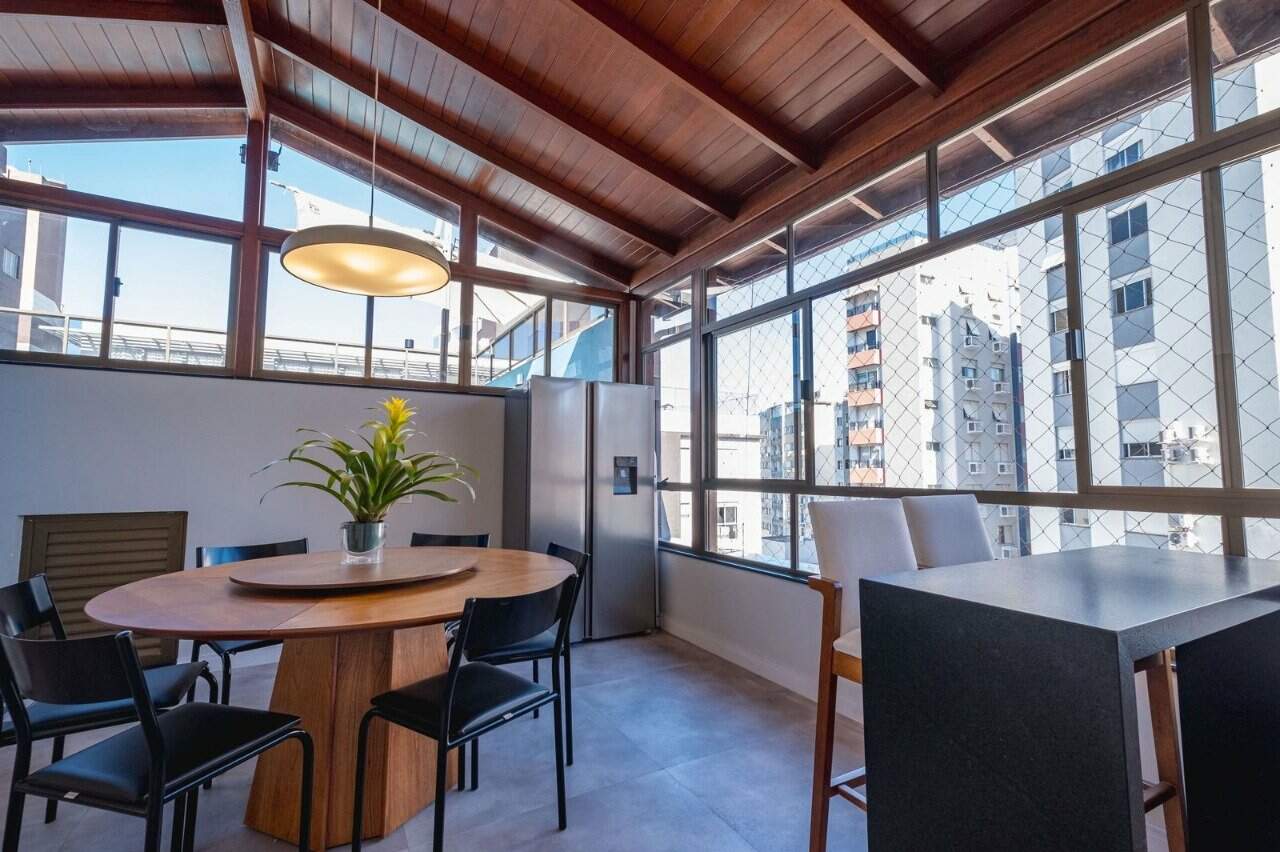 Cobertura duplex à venda no Centro: