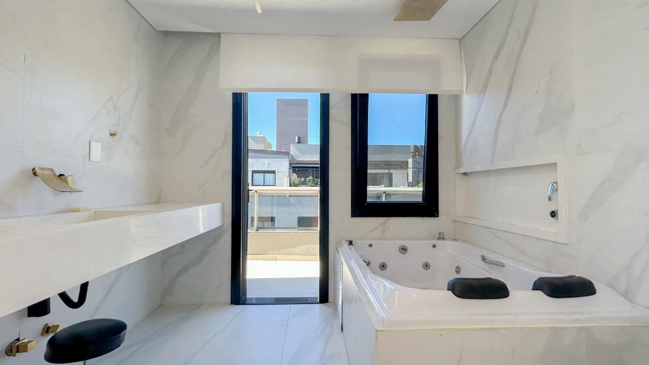 Cobertura à venda no Campeche: 