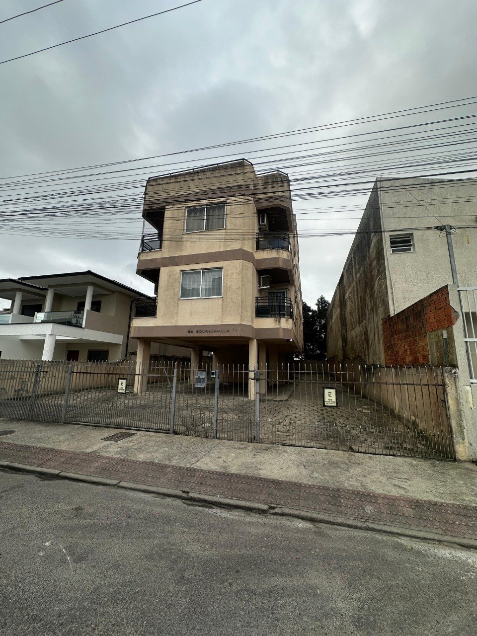 Apartamento à venda no Canasvieiras: