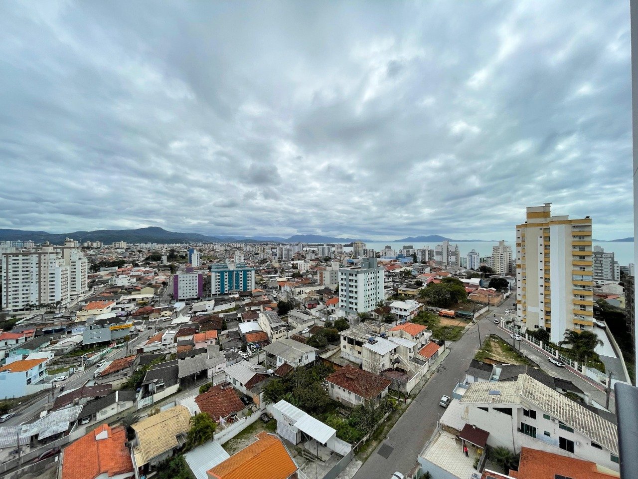 Apartamento à venda no Barreiros: 