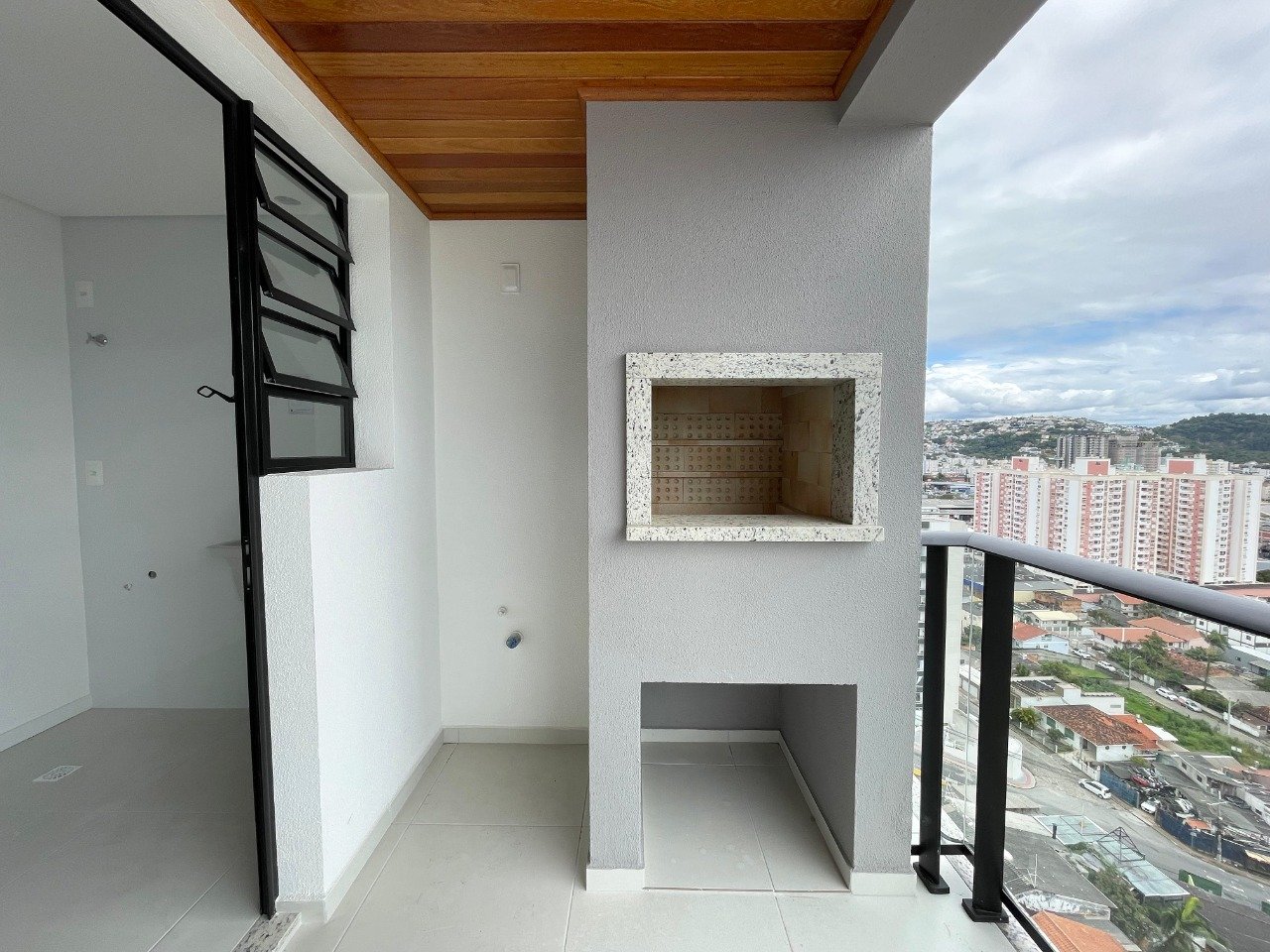 Apartamento à venda no Barreiros: 