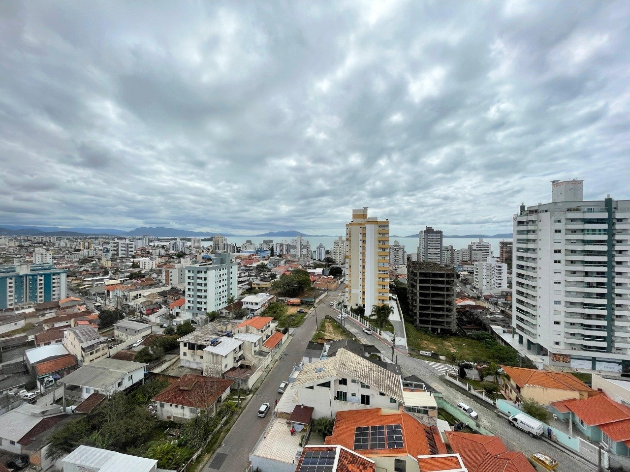 Apartamento à venda no Barreiros: 