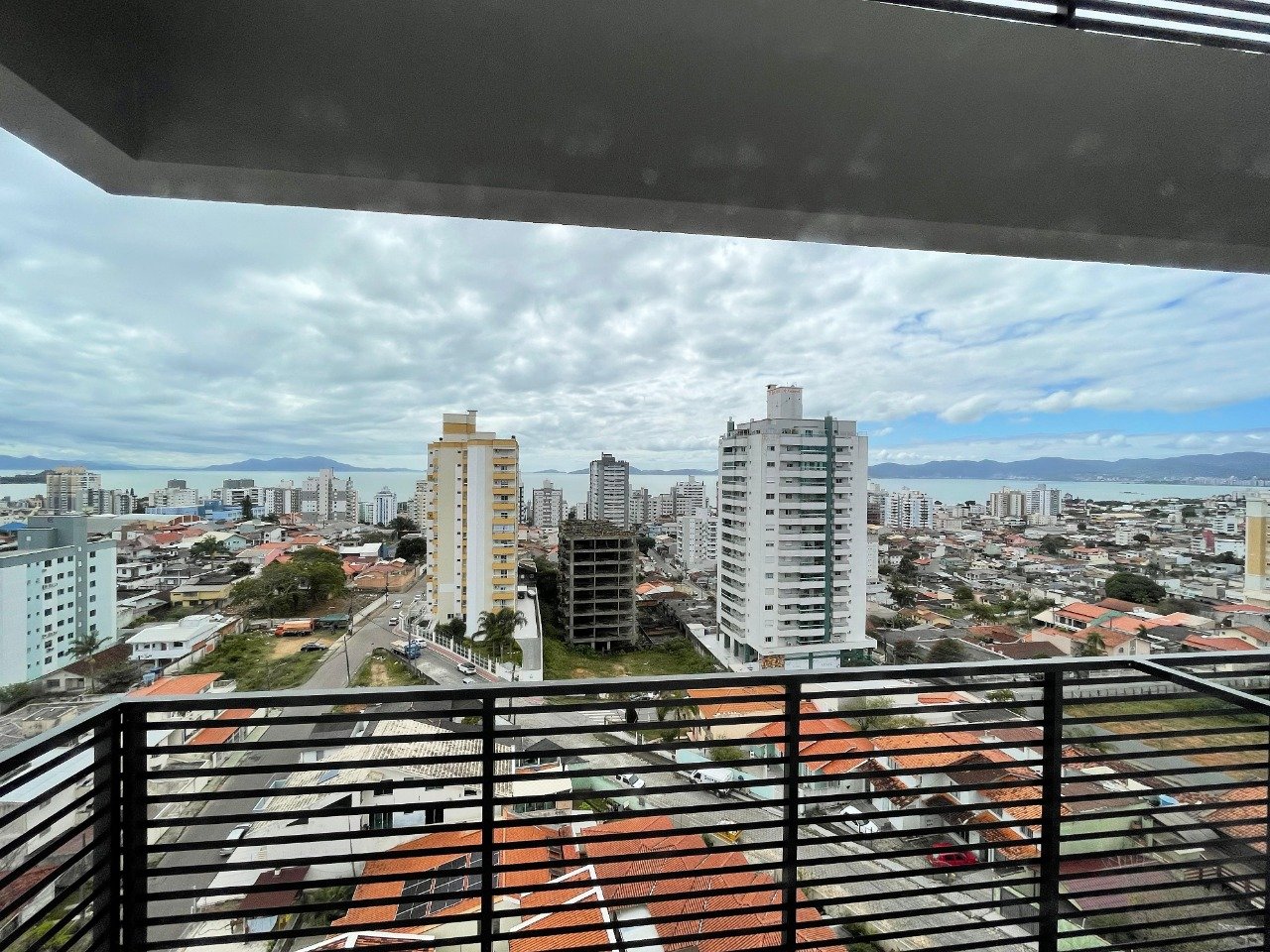 Apartamento à venda no Barreiros: 