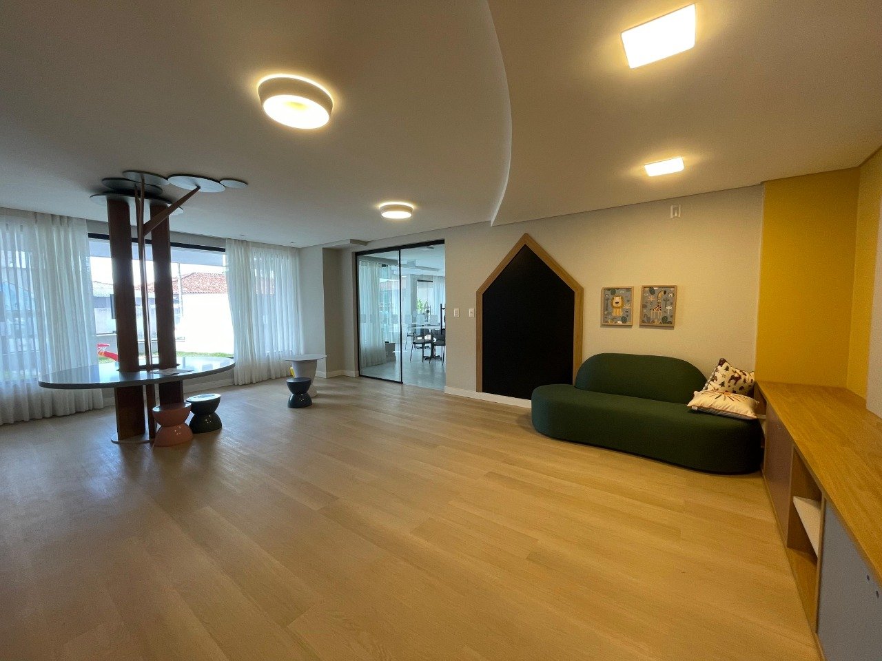 Apartamento à venda no Barreiros: 