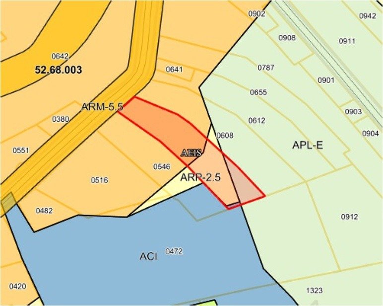 Terreno à venda no Saco Dos Limoes: