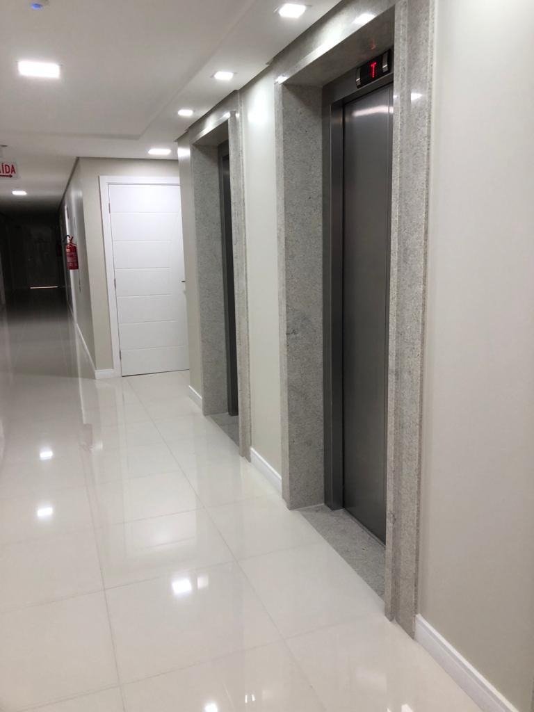 Salas/Conjuntos à venda no Barreiros: