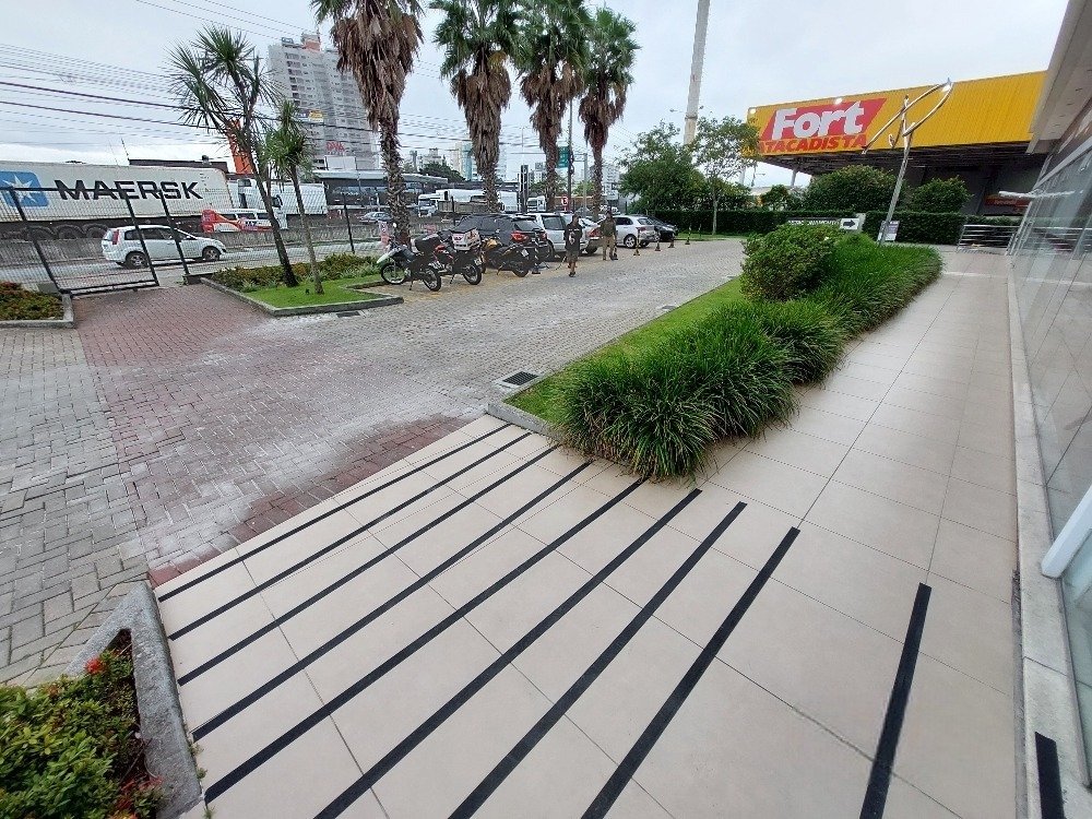 Salas/Conjuntos à venda no Barreiros: