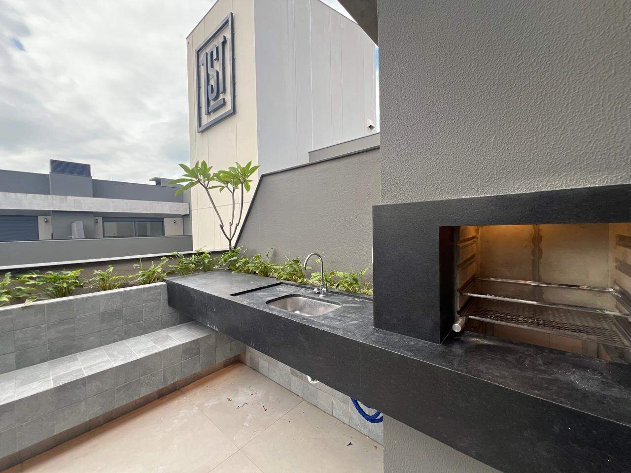 Apartamento para aluguel no Saco Grande: