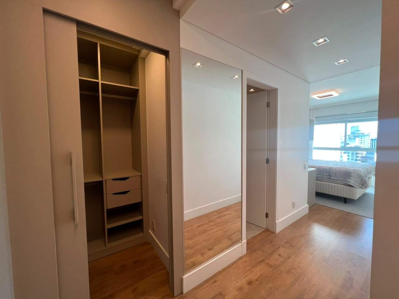 Apartamento para aluguel no Agronomica: