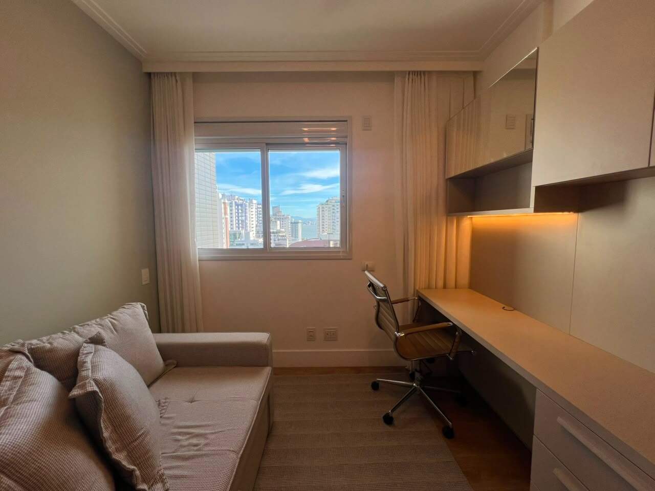 Apartamento para aluguel no Agronomica: