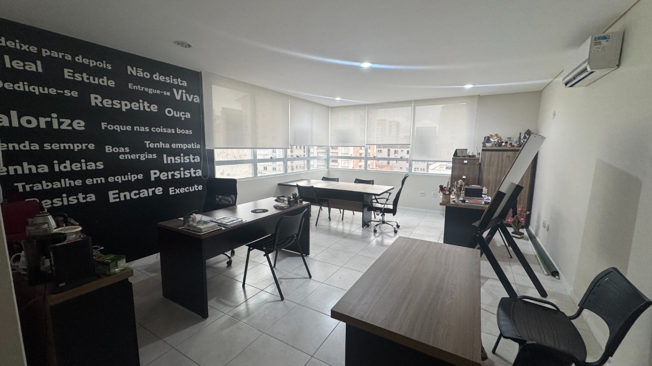 Salas/Conjuntos à venda no Agronomica: