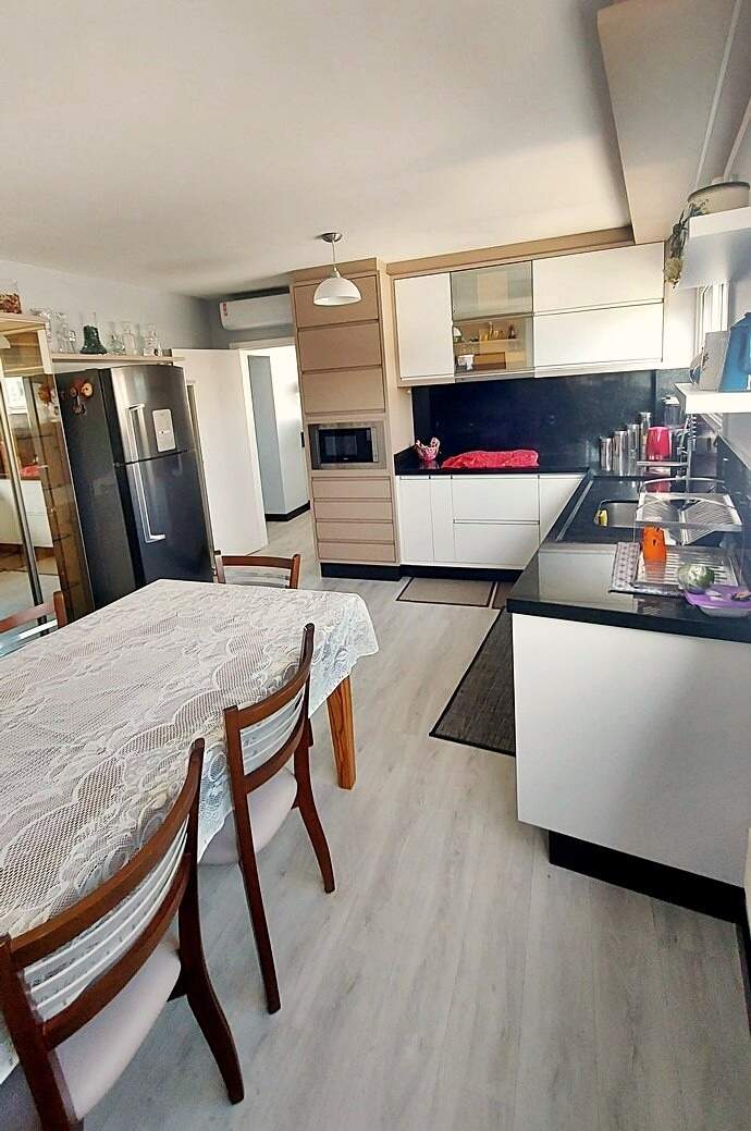 Apartamento à venda no Capoeiras: 