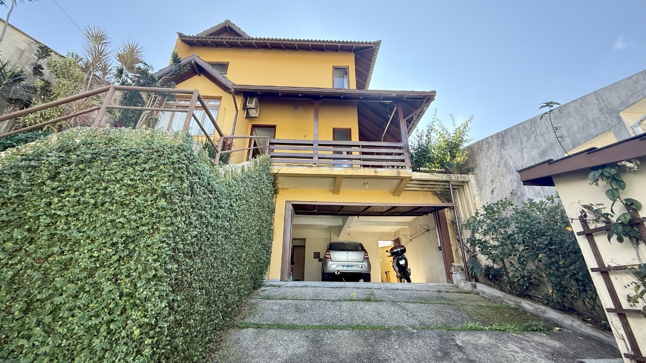 Casa à venda no Roçado: