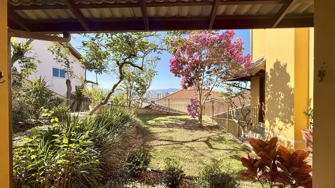 Casa à venda no Roçado: