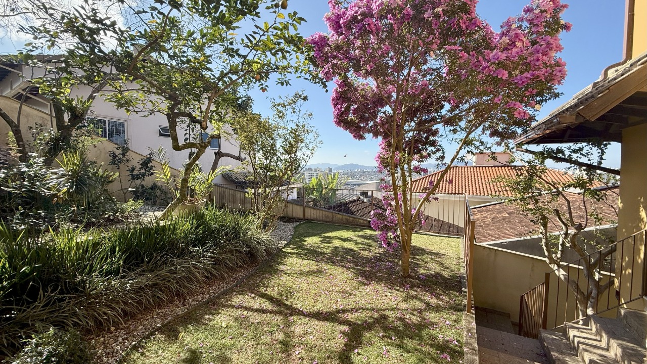 Casa à venda no Roçado: