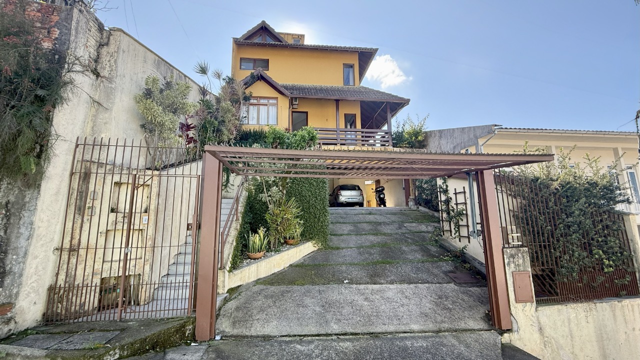 Casa à venda no Roçado: