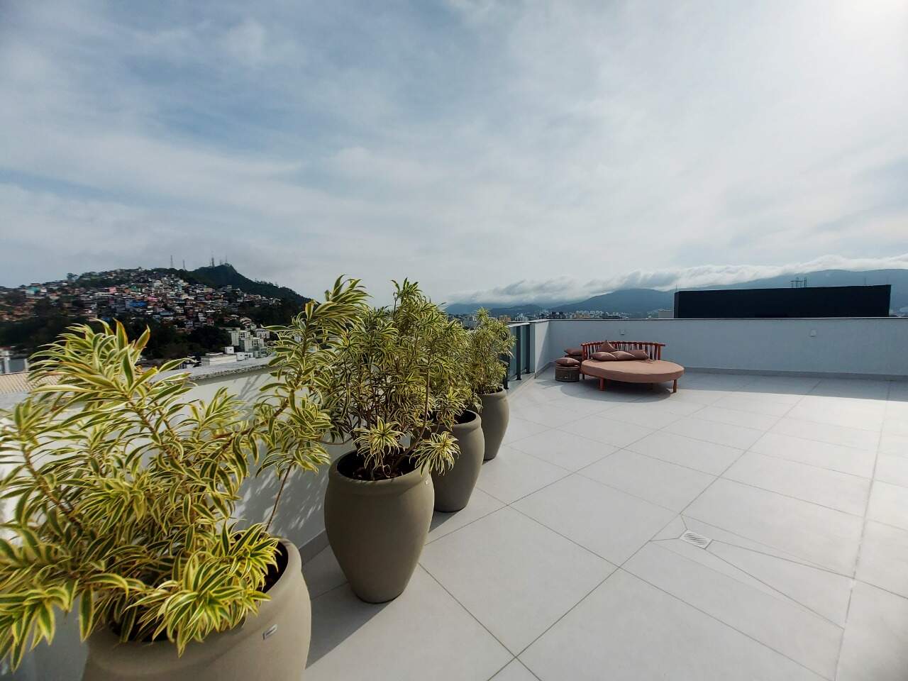 Apartamento à venda no Carvoeira: 