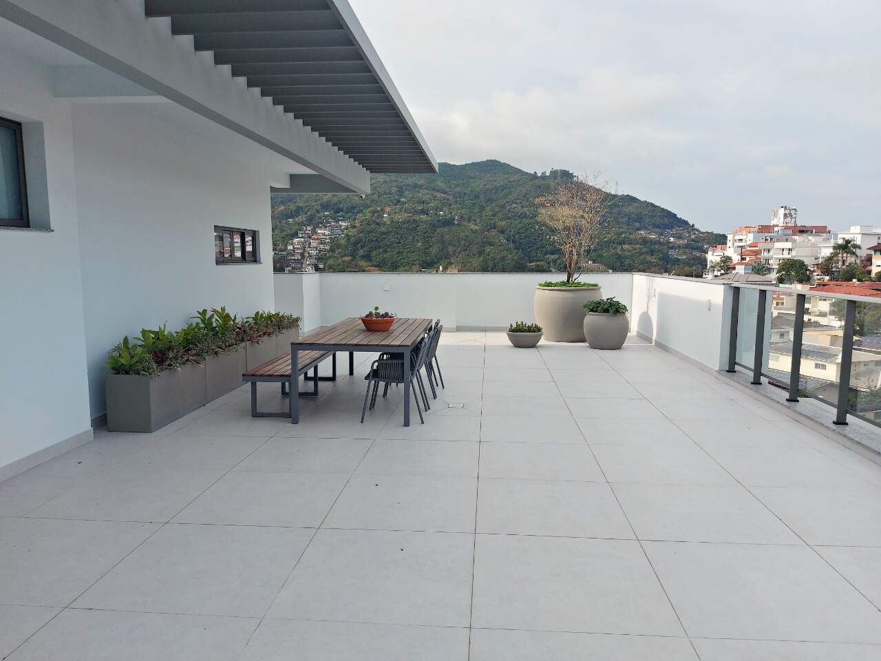 Apartamento à venda no Carvoeira: 