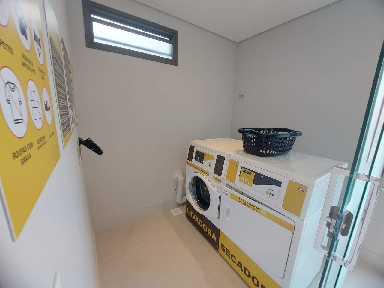 Apartamento à venda no Carvoeira: 