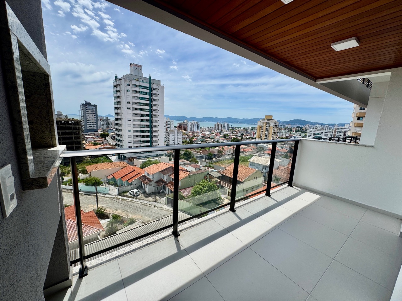 Apartamento à venda no Barreiros: 