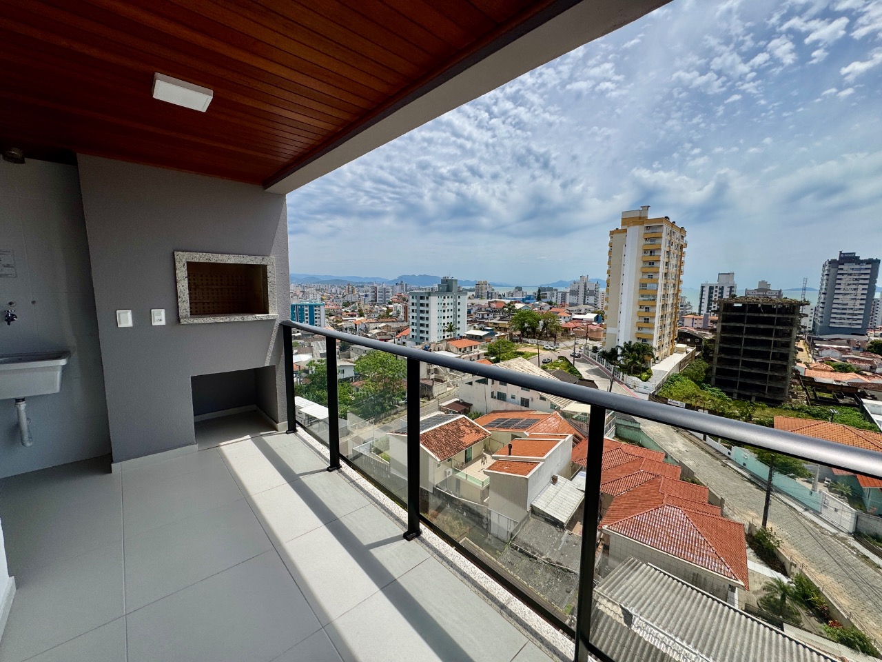 Apartamento à venda no Barreiros: 