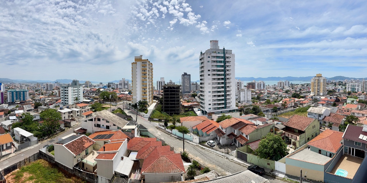 Apartamento à venda no Barreiros: 