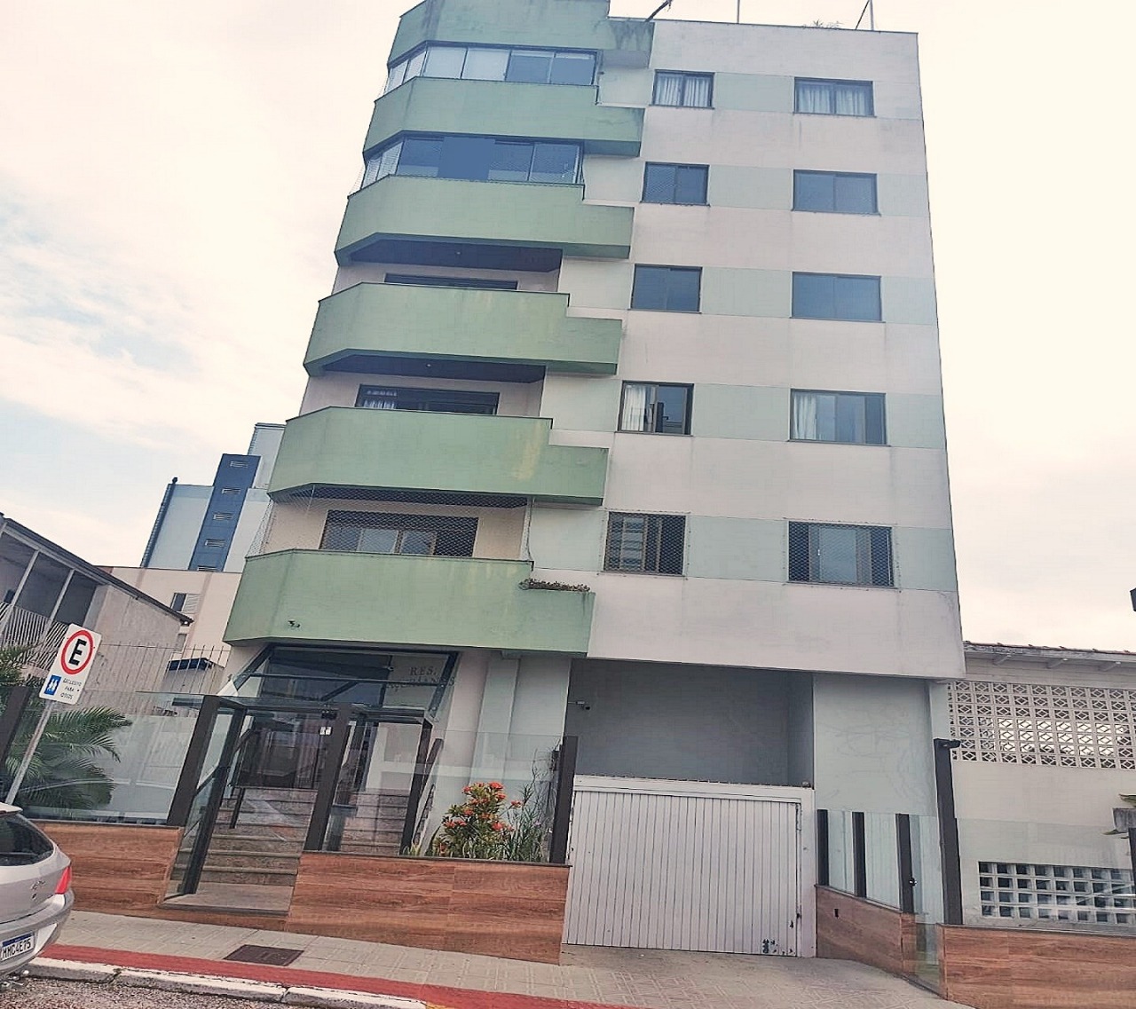Apartamento duplex à venda no Estreito: 