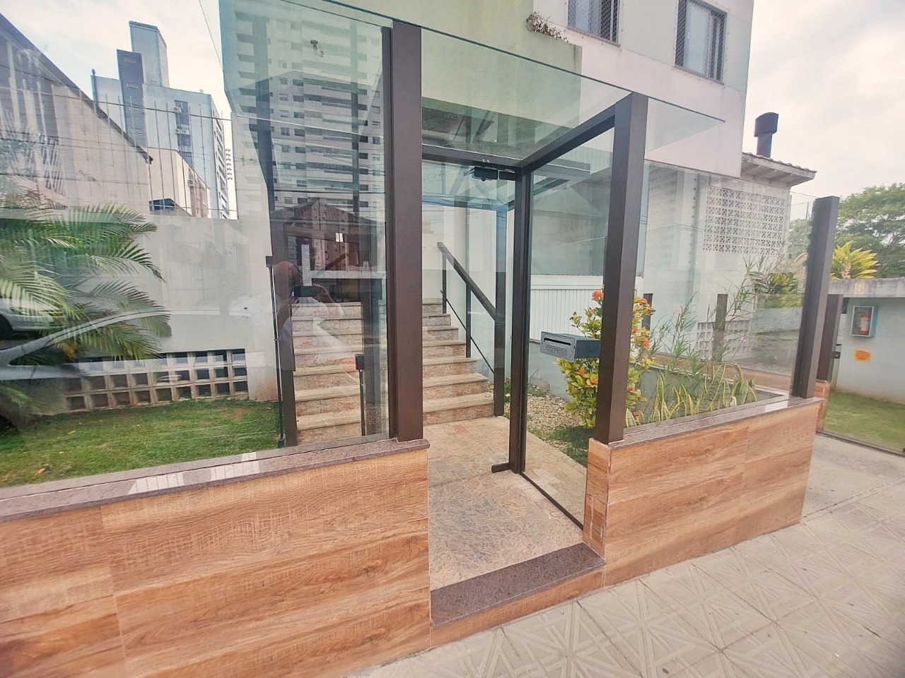 Apartamento duplex à venda no Estreito: 