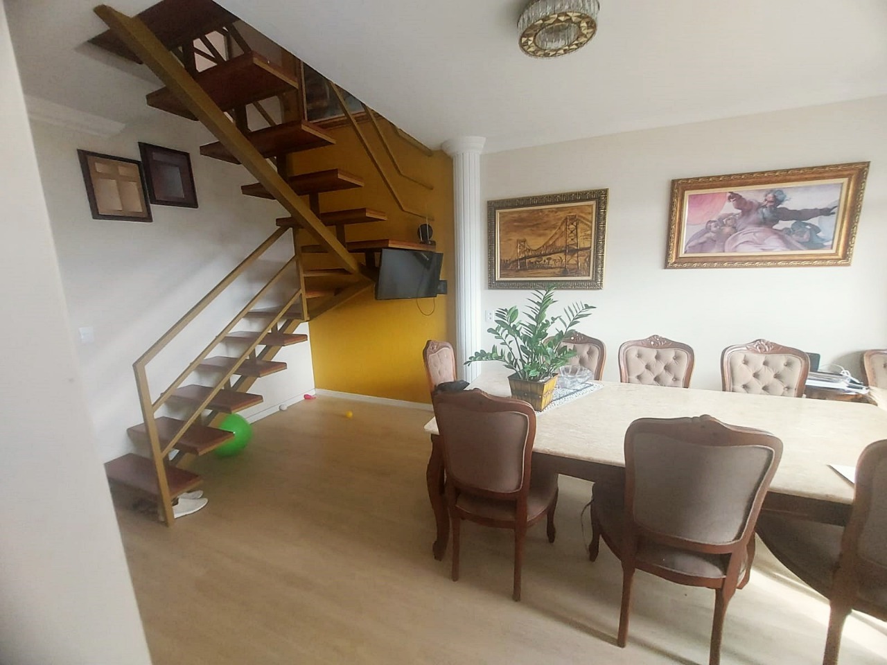 Apartamento duplex à venda no Estreito: 