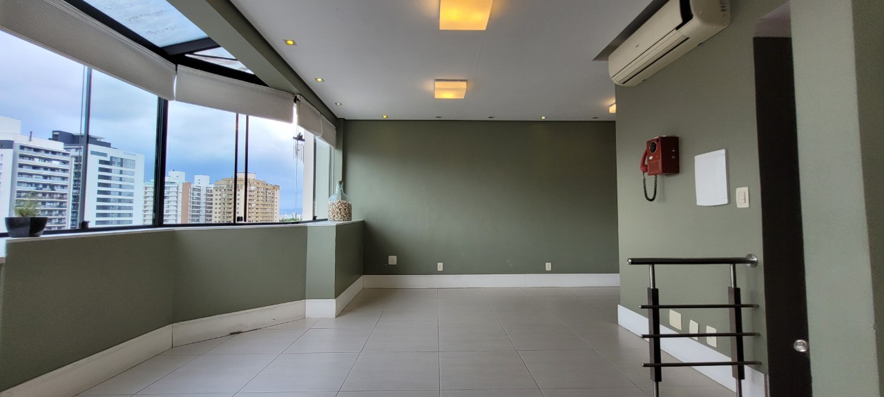 Cobertura duplex à venda no Centro: 