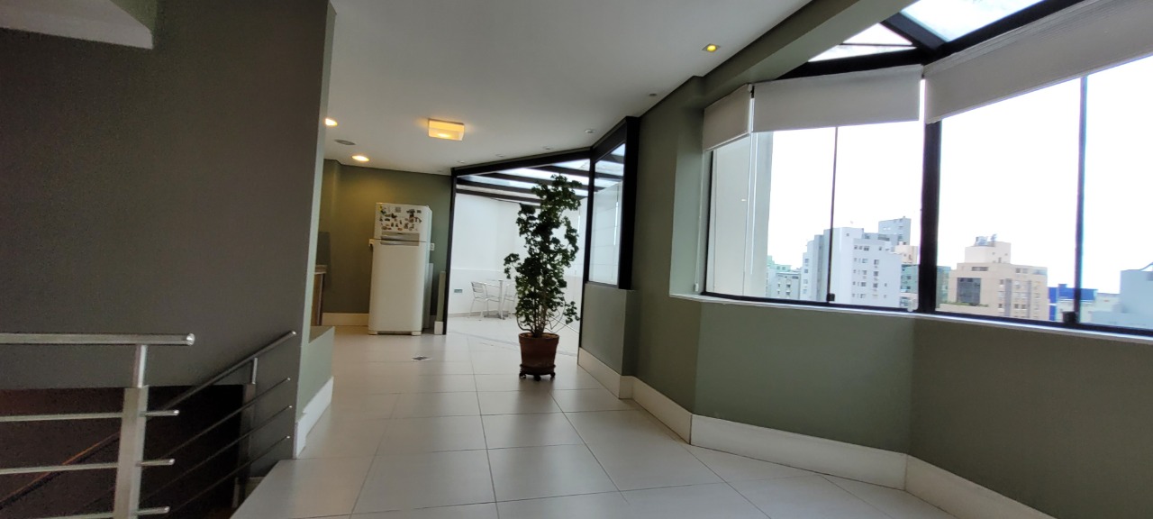 Cobertura duplex à venda no Centro: 