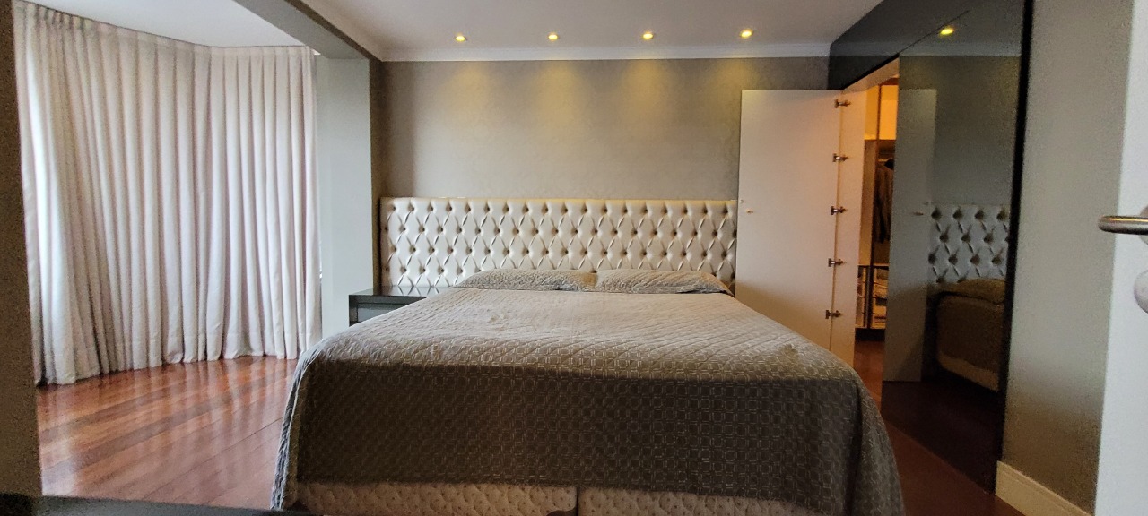 Cobertura duplex à venda no Centro: 